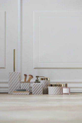 p_269801306_slideshow_1.webp