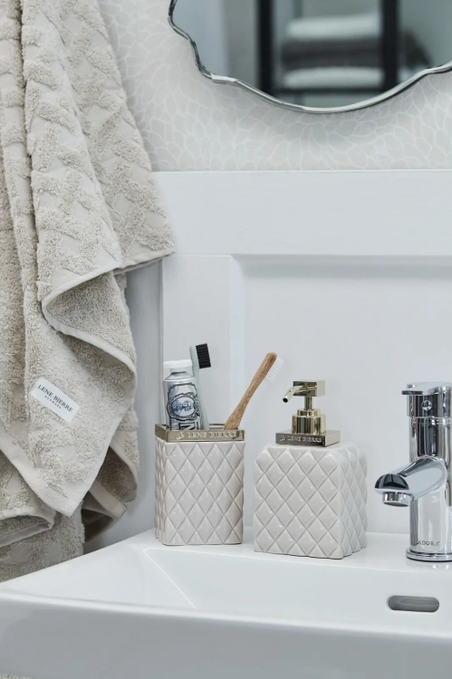 Ceramiczny dozownik do mydła Portia camel z kolekcji Lene Bjerre