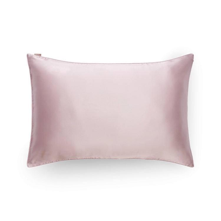 Różowa jedwabna poszewka 50x70 cm Emily’s Pillow